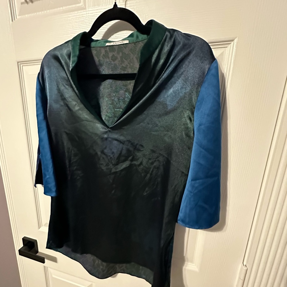 Tahari Color Block Blouse S, silky satin, mandarin collar, long length, high low